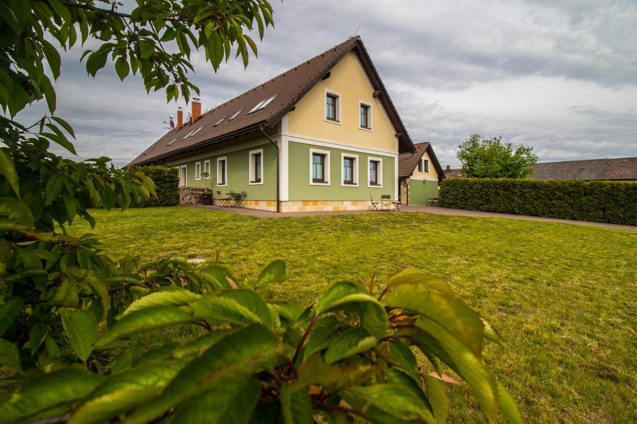 Penzion Helga Zdar  Buitenkant foto